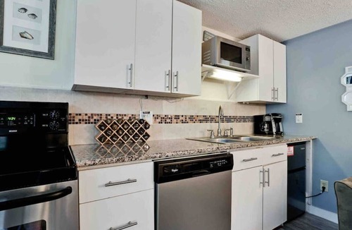 Englewood Cottage | Island Life! King Bed Studio-Steps to beach