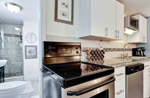 Englewood Cottage | Island Life! King Bed Studio-Steps to beach