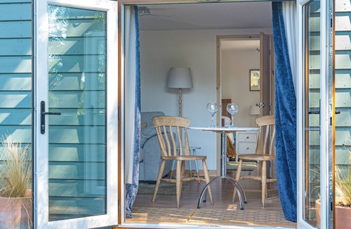 Chelmsford Cottage | Island Lodge - UK46767