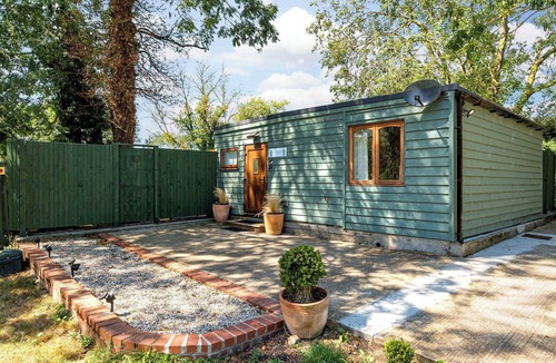 Chelmsford Cottage | Island Lodge - UK46767