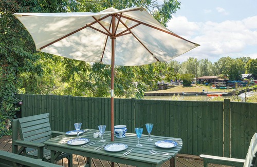 Chelmsford Cottage | Island Lodge - UK46767