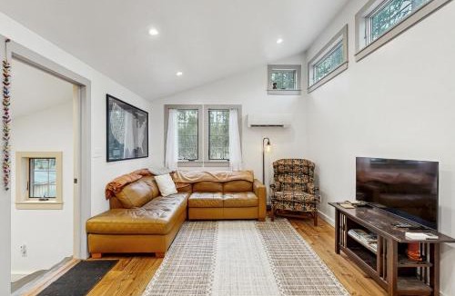 Three Rivers House | Island Loop Way