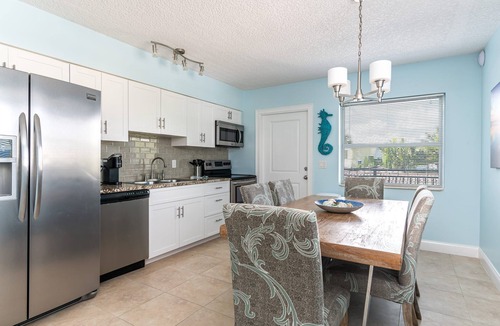 Palm Beach Shores Condo | ⭐Island Oasis!⭐Singer Island 2/2⭐Huge Pool+Spa