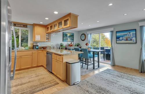 Fox Island House | Island Oasis-Waterfront w/Dock, Kayaks & SUP Board