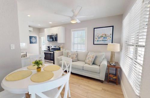 Madeira Beach House | Island Paradise Cottages - Complex