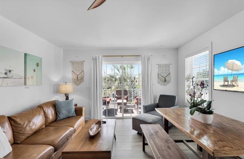 Layton Hotel | Island Retreat 3BR: Canal Views, Full Kitchen, Private Pool & Paddle Board Fun!