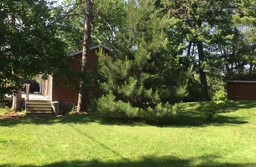 Nipissing House | Island Retreat at waters edge Boat&Motor Included