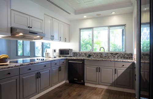 Portlock House | Island Style Elegance on a Beach Access