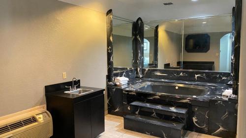 Edgebrook Hotel | Island Suites Hobby Airport