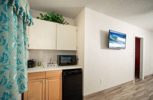 Venice Hotel | Island Sun Inn & Suites - Historic Venice & Beach Getaway