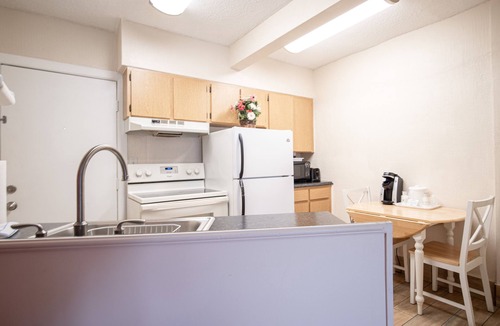 Venice Hotel | Island Sun Inn & Suites - Historic Venice & Beach Getaway