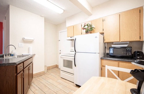 Venice Hotel | Island Sun Inn & Suites - Historic Venice & Beach Getaway