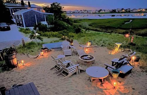 Newbury House | Island SunRise