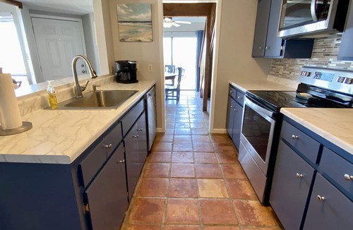 Matagorda Condo | Island Time - Beachfront Condo w/Pool Access
