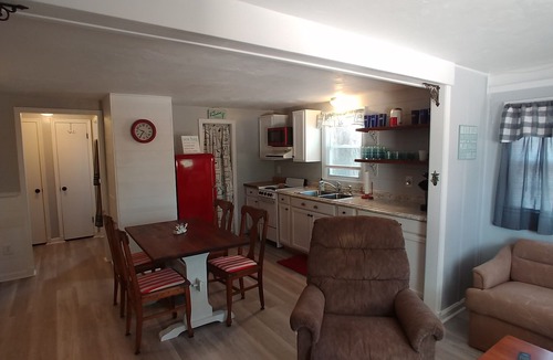 Chincoteague Cottage | Island Time Cottage