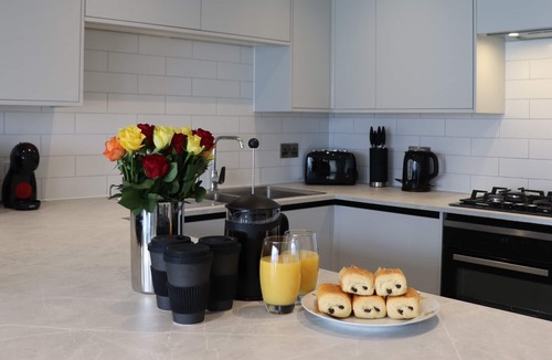 Sandown Apartment | Island Time