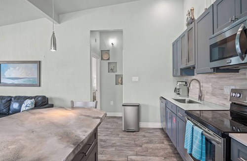 Port Aransas House | Island Time Villa 7 Deluxe 1 Bedroom