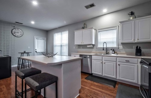 Memphis House | Island Vibe at Harbor Town-5 mins from downtown