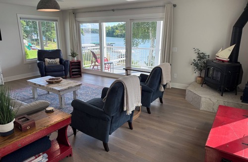 Browns Lake House | Island view cottage on crystal clear spring fed lake.