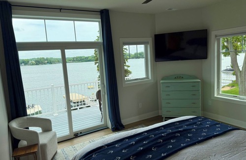 Browns Lake House | Island view cottage on crystal clear spring fed lake.