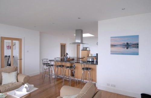 Ayr House | Island View