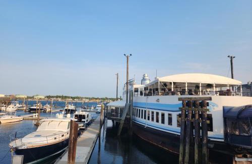 East End Apartment | Island View House BnB Self Check-In