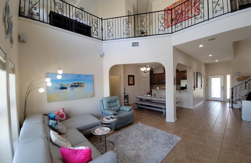 Corpus Christi Condo | Island Waterfront 3/2 Private Pool & Hot Tub with Boat Dock