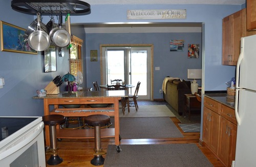 Southwick House | ISLAND WATERFRONT Sleeps up to 8