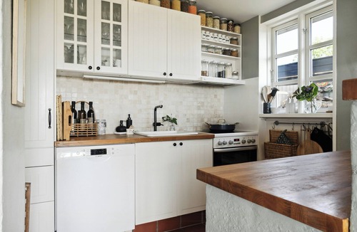 Avernako House | Island weekend home with pastels and view