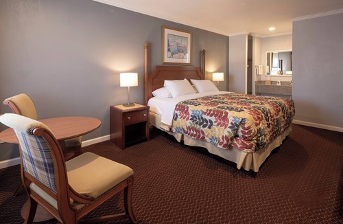 Westside Santa Cruz Hotel | Islander Motel Santa Cruz