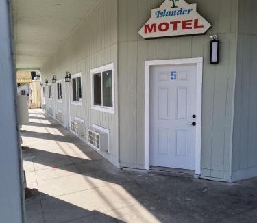 Grimes Hotel | Islander Motel