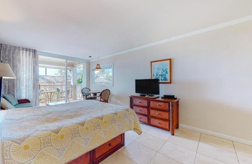 Wailua Hotel | Islander on the Beach 304