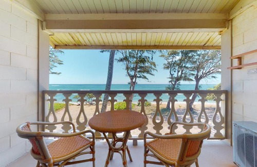 Wailua Hotel | Islander on the Beach 353