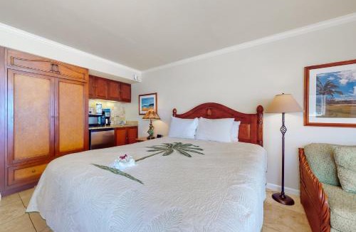 Wailua Hotel | Islander on the Beach 354