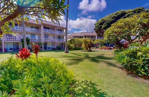 Wailua Hotel | Islander on the Beach 354