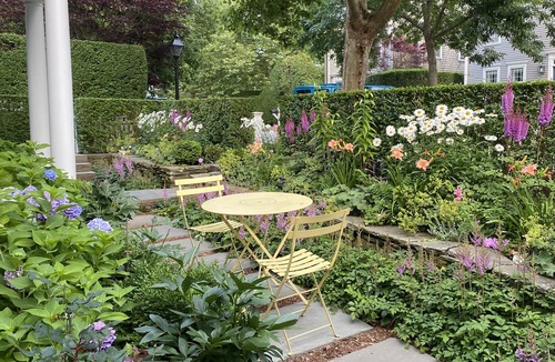 Nantucket Town House | Island’s best “walk everywhere” location. ❤️ 2026 dates + car ferry available!