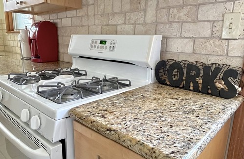 San Jacinto House | IslandSeabreeze-Steps to Beach+1 Night Stays+Great for Cruisers/Families/Couples