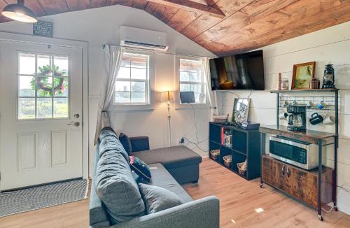 Isle La Motte House | Isle La Motte Cabin ~ 3 Mi to Lake Champlain!