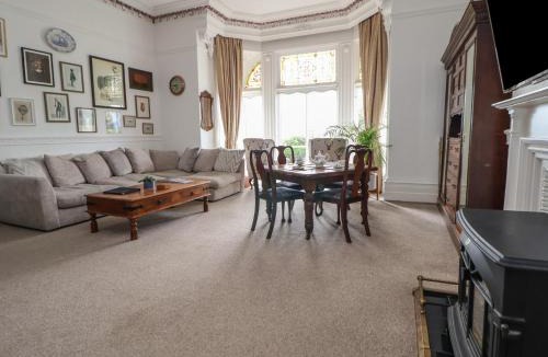 Waterloo House | Ismay Dining Room Suite - Titanic Interest