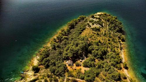 Kali Ski Chalet | Isolated, 30m to sea, Viktoria s cottage