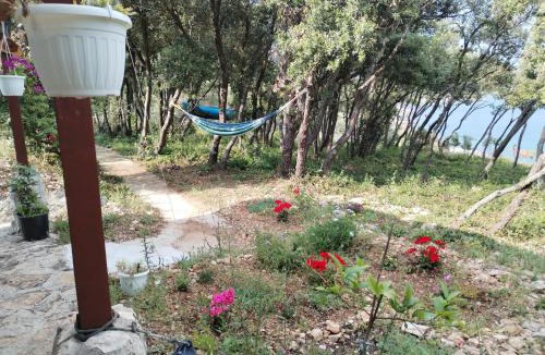 Kali Ski Chalet | Isolated, 30m to sea, Viktoria s cottage