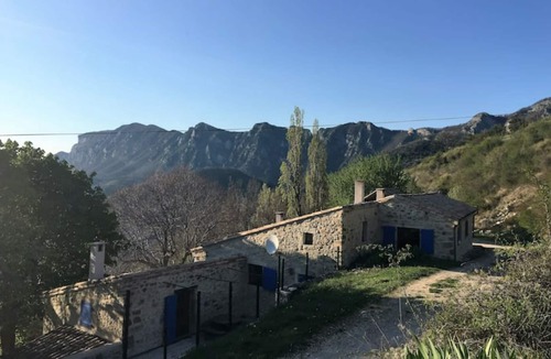 Mornans Cottage | Isolated group accommodation 36pers.