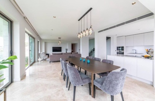 Covent Garden Villa | ISRA TRADING