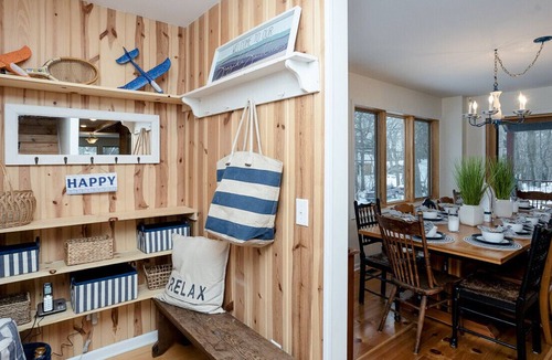 Michiana House | Israel · Lake View Escape