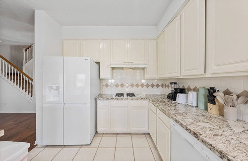 Missouri City House | Ist Floor BR｜Newly Renovated 4B｜Workspace｜Lake View｜Lush Backyard #42282