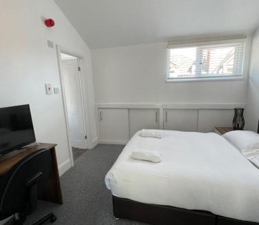 Newcastle-Under-Lyme House | ISUITES