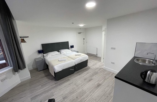 Newcastle-Under-Lyme House | ISUITES