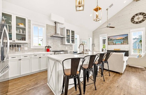 Cinnamon Shore Cottage | It Is Well 127 WI