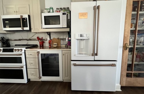Weatherford House | It's A Couple's Affair! "This is a 1-bedroom shared space"