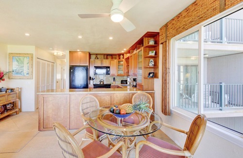 Kapaa Condo | It's All About the View! Oceanfront, A/C, Elevator SPECIAL! 1/3 thru 1/5 Info ↓